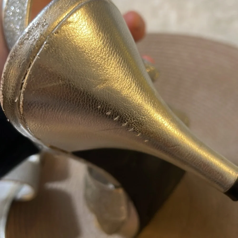 Apt. 9 Silver Heels‎